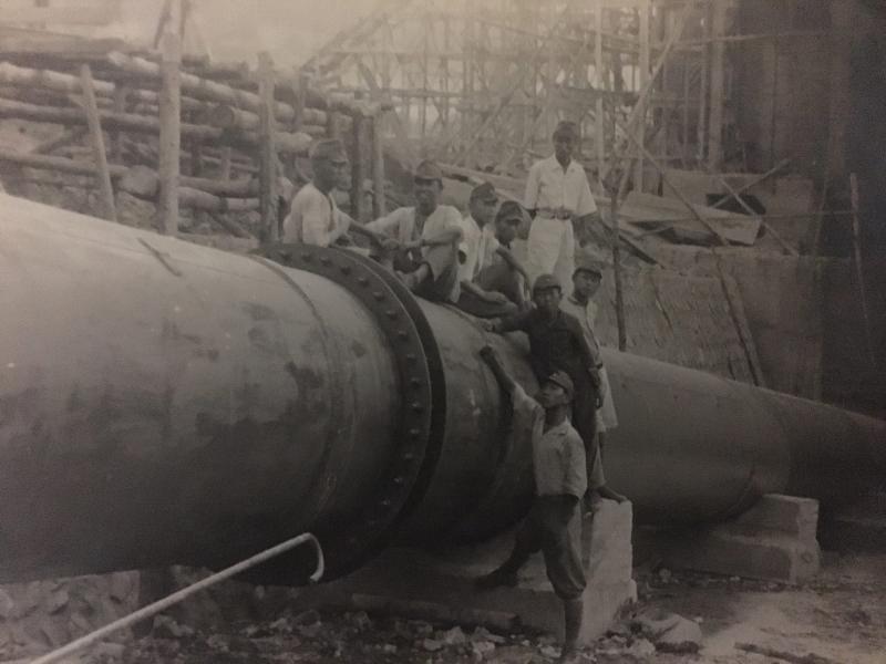  ▲ 지난 1944년 7월 8일 정읍시 칠보수력발전소, 일제는 섬진강 상류의 물을 끌어들이기 위해 터널과 파이프를 건설하고 있다./사진=박창호.   ⓒ익산투데이