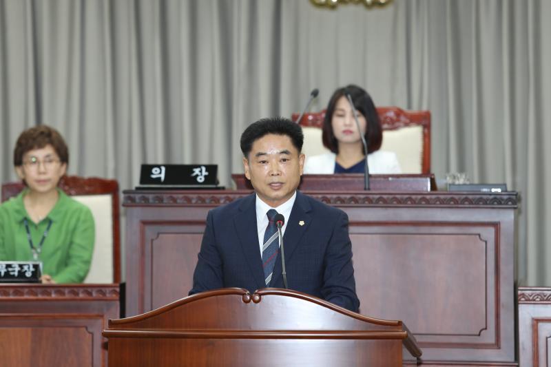  ▲ 26일 제219회 익산시의회 임시회 개회식에서 김경진 의원이 5분 자유발언을 하고 있다.   ⓒ익산투데이